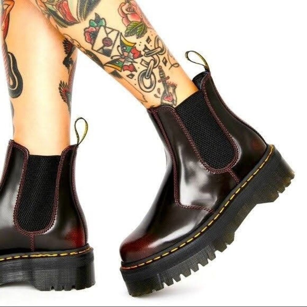Unisex Size M4/W5 Dr. Martens Chelsea Boot 2976 Quad Arcadia Two-Tone Cherry Red